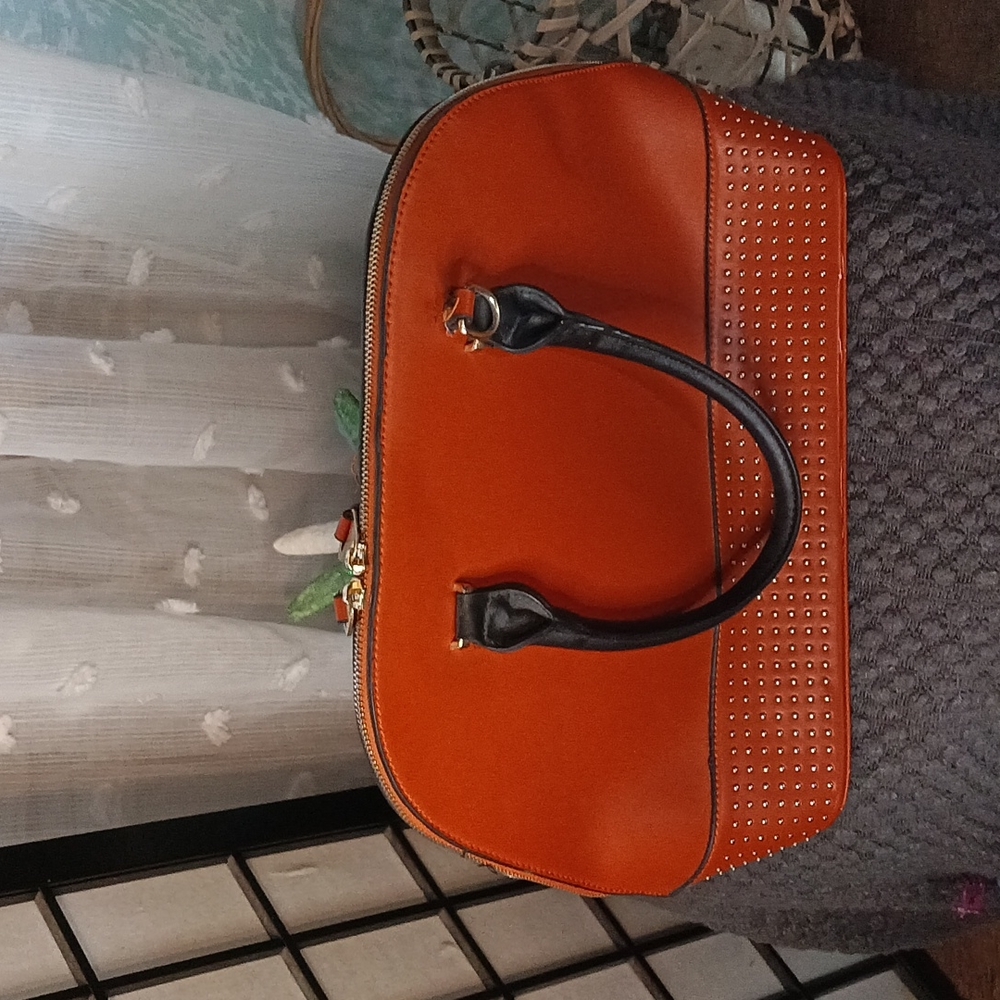Tote purse faux leather